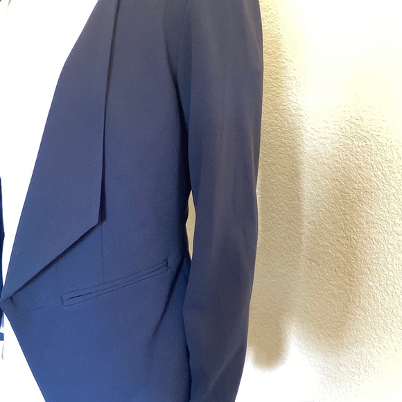 Blazer - Picture 2 of 3